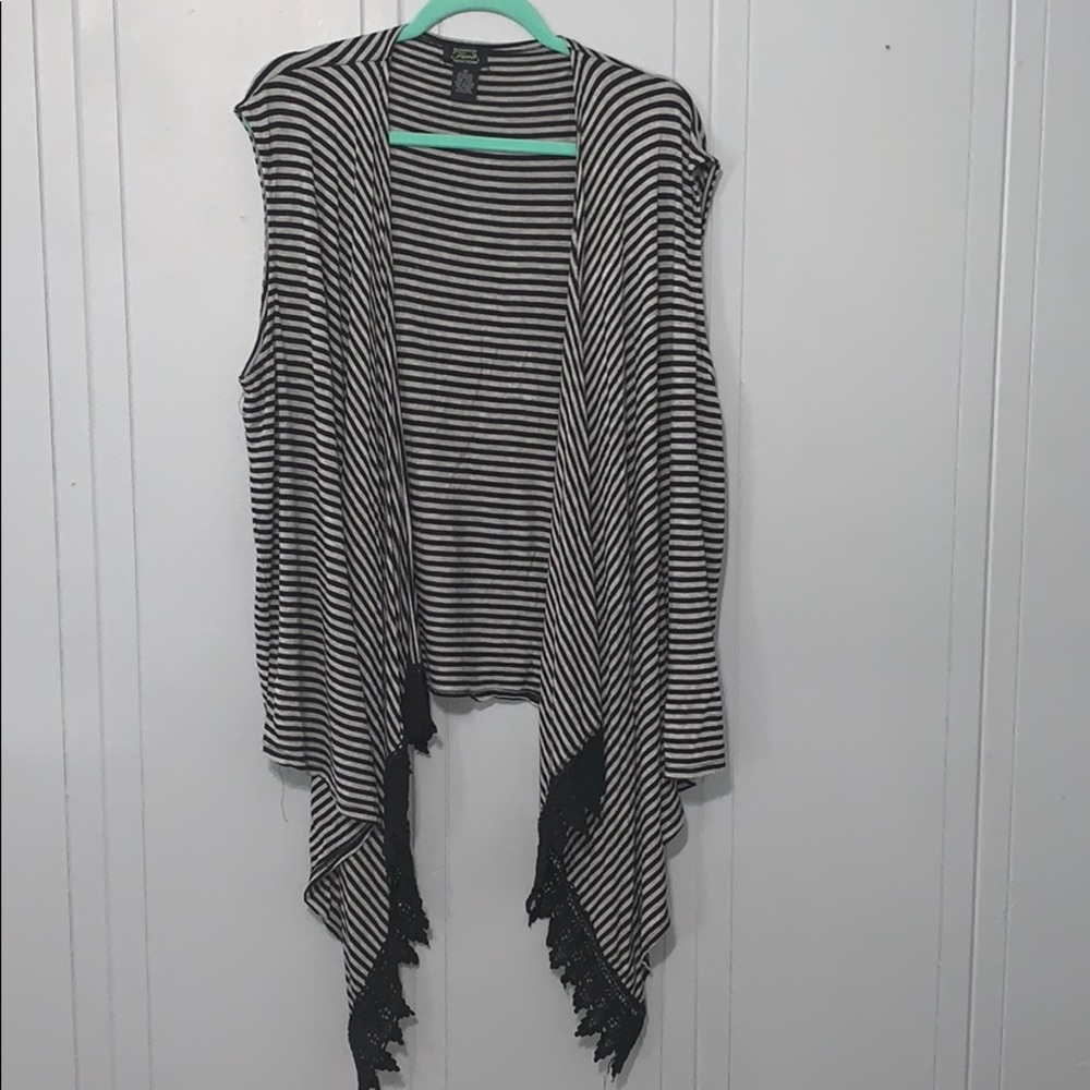 Striped sleeveless cardigan